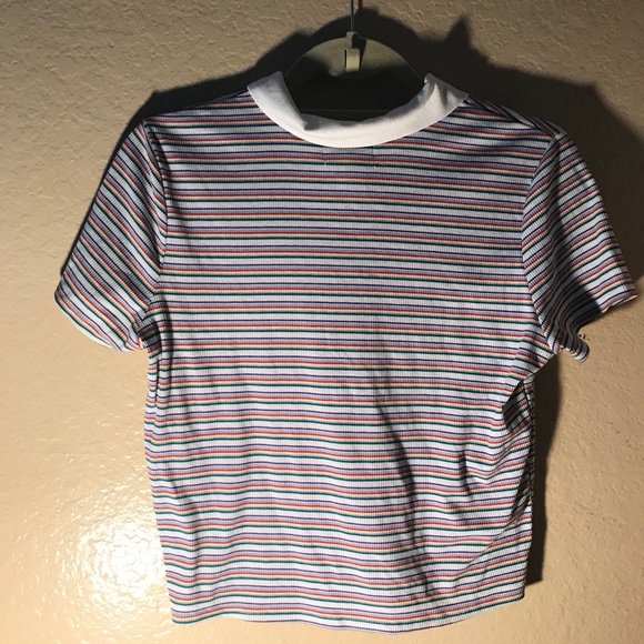 Cropped Collared Top - Picture 3 of 3